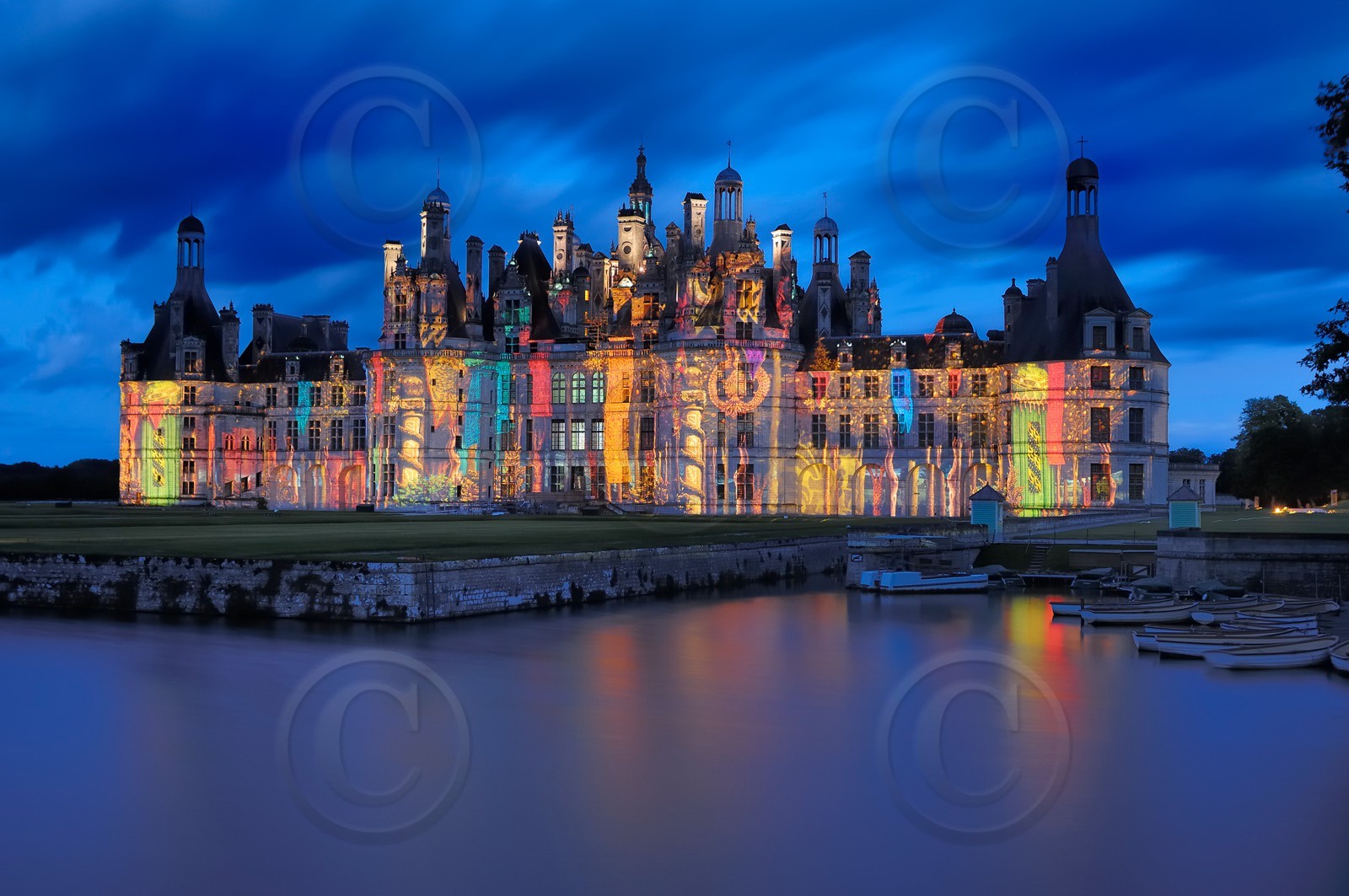 France, Loir et Cher (41), Vallée de la Loire classée Patrimoine Mondial de l' UNESCO, château de Chambord, son et lumière  France, Loir et Cher, Loire Valley listed as World Heritage by UNESCO, Chateau de Chambord by night, son et lumiere
